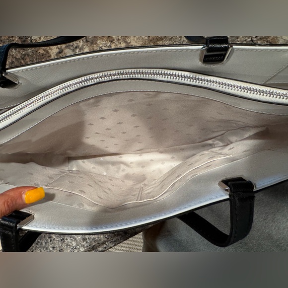 Kate Spade Gray and WhiteTote Bag with matching wallet - Picture 12 of 13